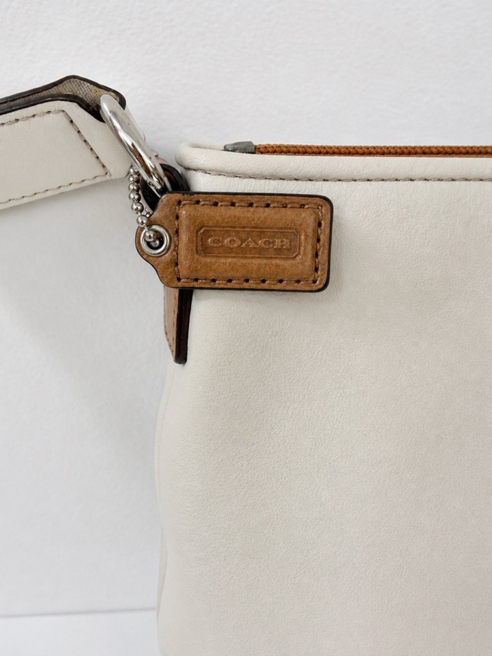 Authentic Coach Cream Leather Crossbody Bag | Neutral Everyday Shoulder Purse - Picture 2 of 13